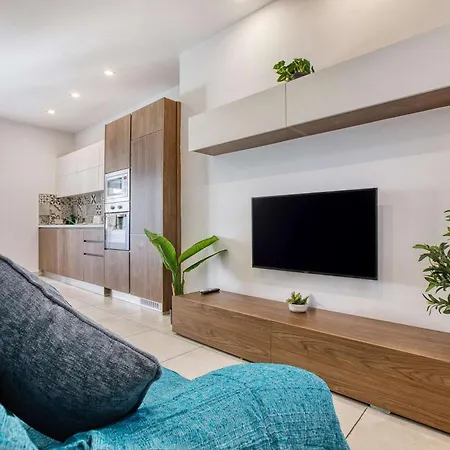 Charming Maltese Balcony Steps From Valletta Apartament Il-Furjana