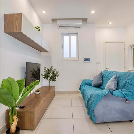 Charming Maltese Balcony Steps From Valletta