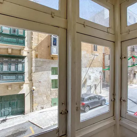 Apartament Charming Maltese Balcony Steps From Valletta Il-Furjana