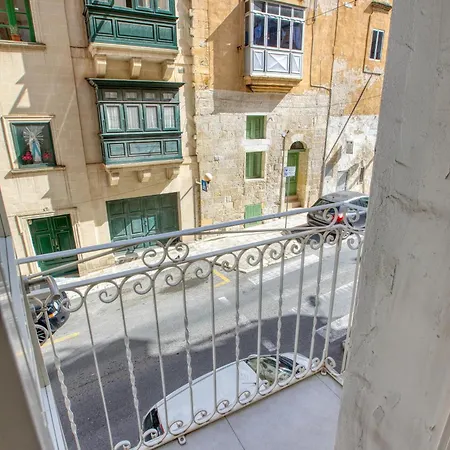 Charming Maltese Balcony Steps From Valletta Floriana